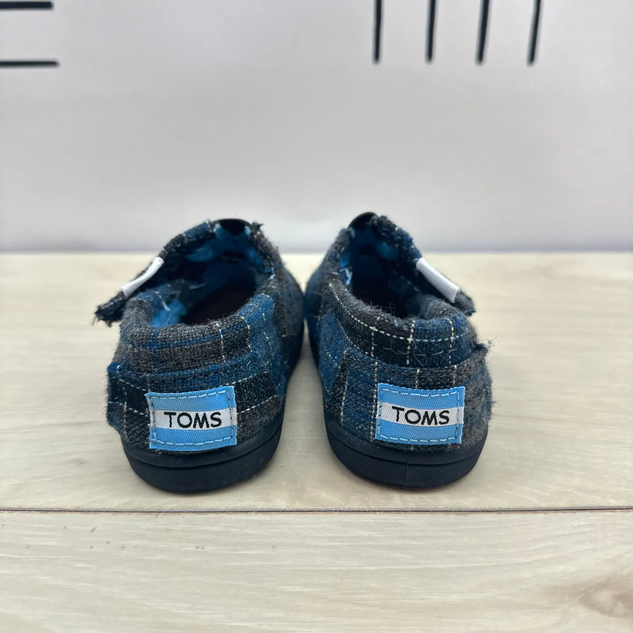 Toms FOOTWEAR